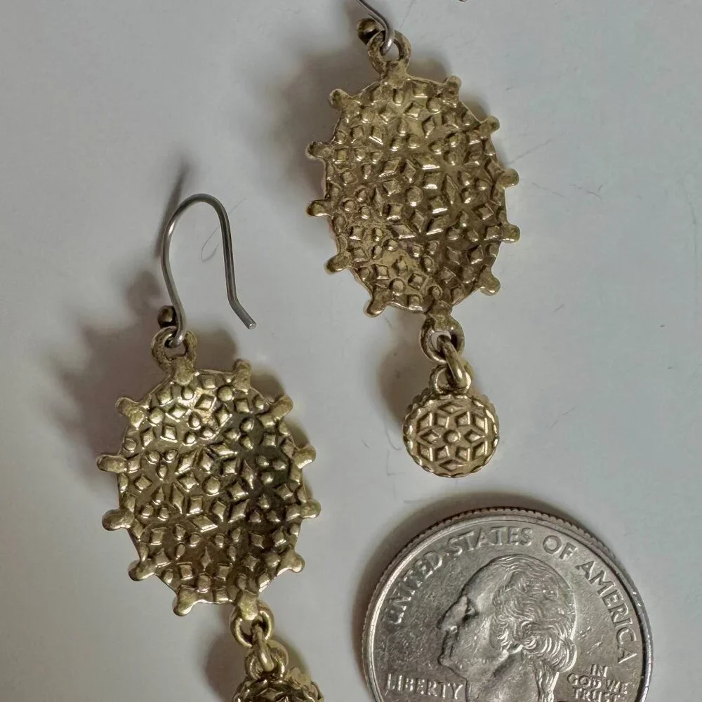 Vintage Lucky Gold Tone Moonglow Pendant Necklace with Matching Dangle Earrings - Picture 14 of 16